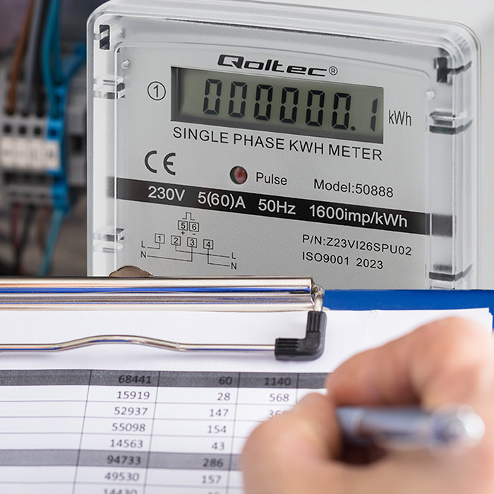 Qoltec Strommessgerät 50888 | 230V | LCD