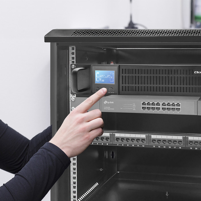 Qoltec Rack-USV 53945 | 1kVA | 800W | LCD