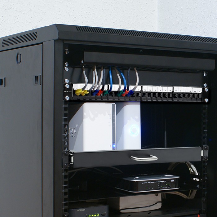 Qoltec Patchpanel 54516 | 1U | 24 Ports | Schwarz