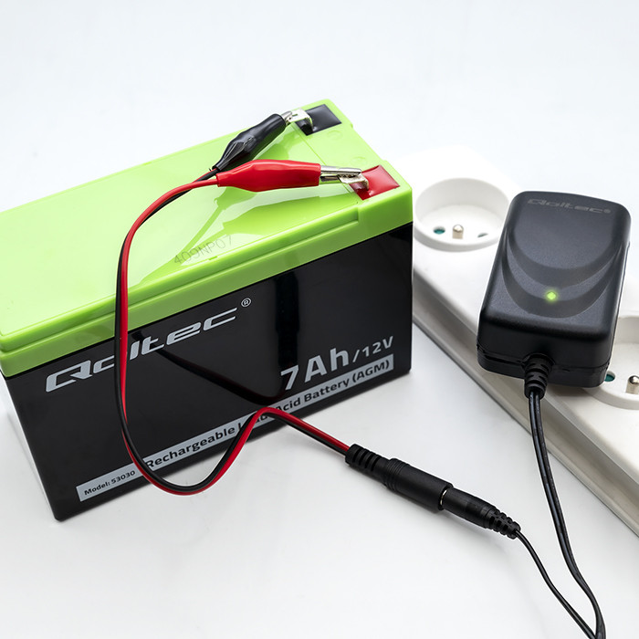 Qoltec Batterieladegerät mit Reparaturfunktion 52424 | 12V | 1A