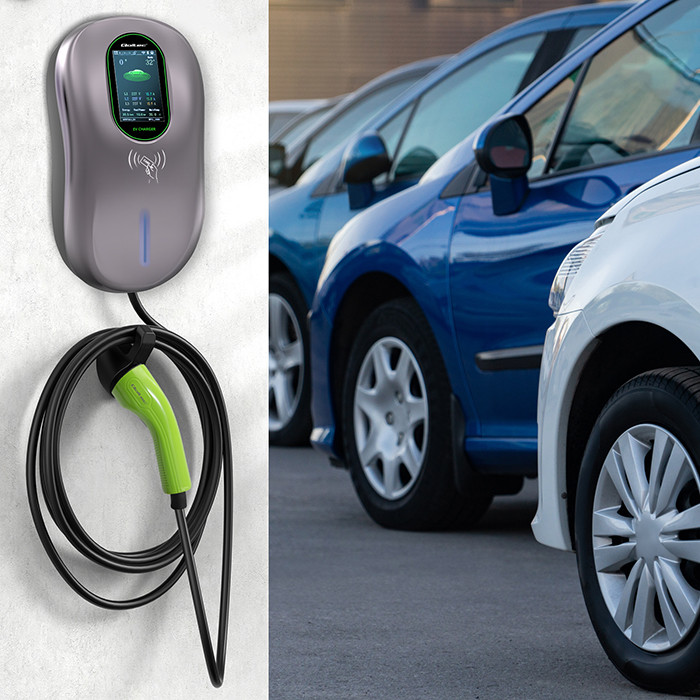 Qoltec EV Charging Station Type2 | 22kW | LCD | 2 EV cards | 3 phases | Wallbox | 5m