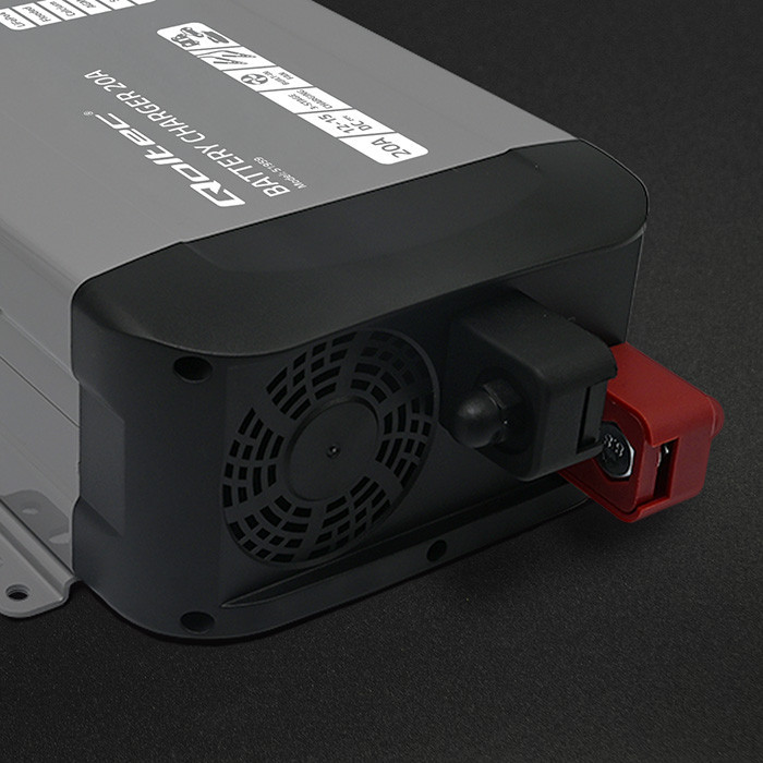Qoltec Smart Monolith charger for LiFePO4 AGM GEL SLA batteries | 20A | 12V